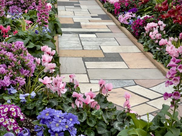 Cost of Garden Path Installation in Redwood City